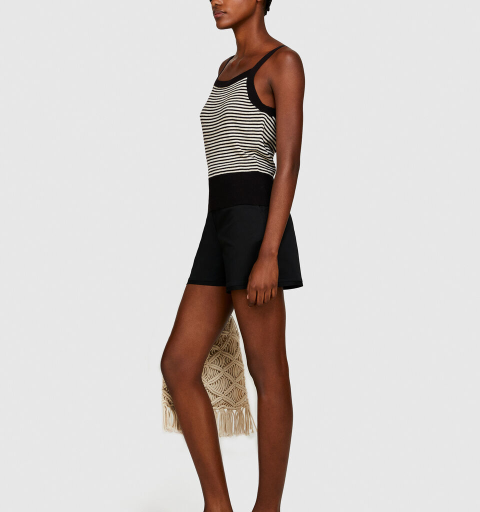 Regular fit shorts - women's shorts - Black | Sisley image number 2